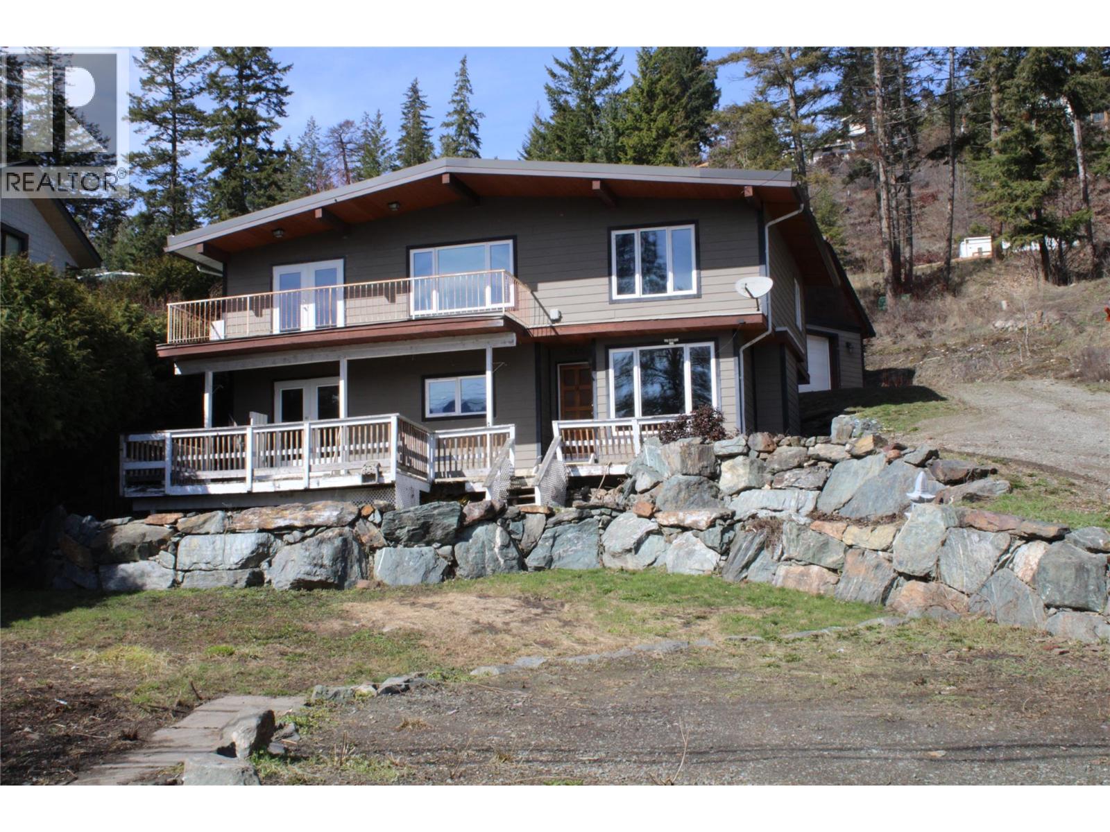 3003 Squilax-Anglemont Road, Lee Creek, British Columbia