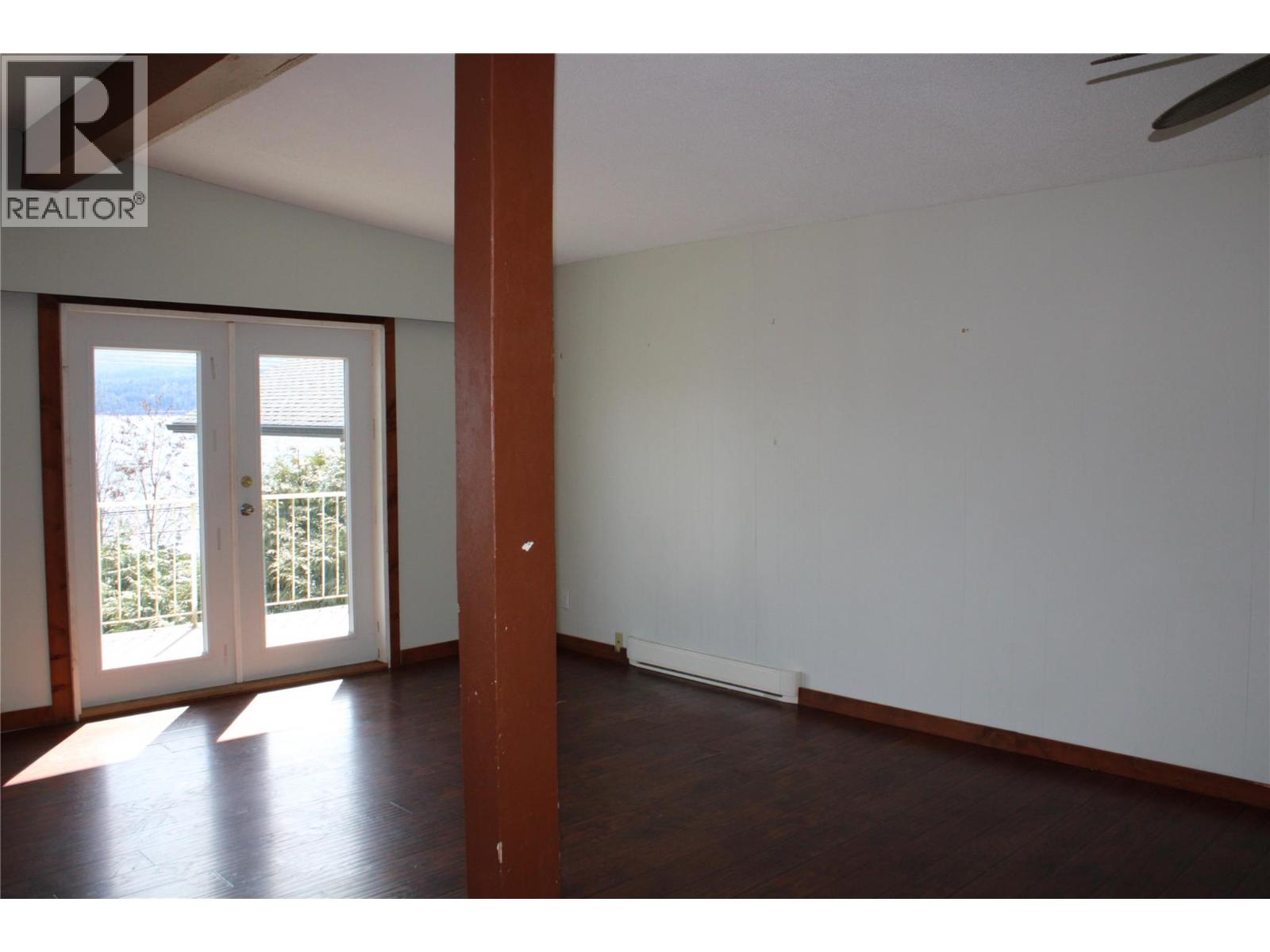 3003 Squilax-Anglemont Road, Lee Creek, British Columbia  V0E 1M4 - Photo 15 - 10365138