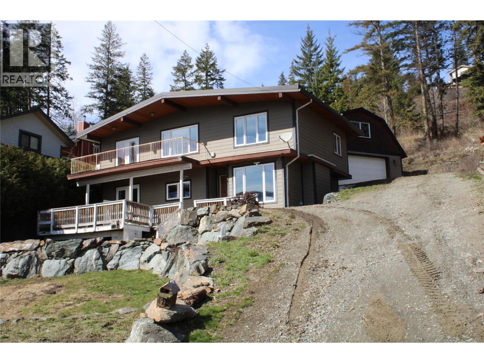 3003 Squilax-Anglemont Road, Lee Creek, British Columbia  V0E 1M4 - Photo 2 - 10365138