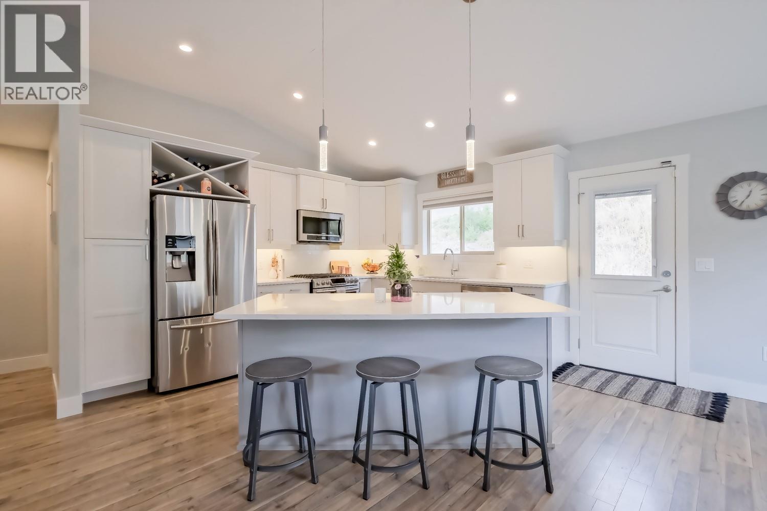 2582 Paramount Drive, West Kelowna, British Columbia  V4T 3H5 - Photo 3 - 10365161