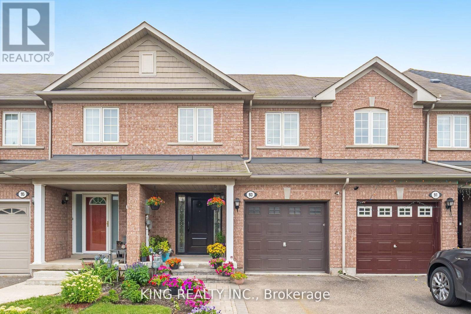 93 Crystal Glen Crescent, Brampton (Credit Valley), Ontario  L6X 0K7 - Photo 1 - W12447724