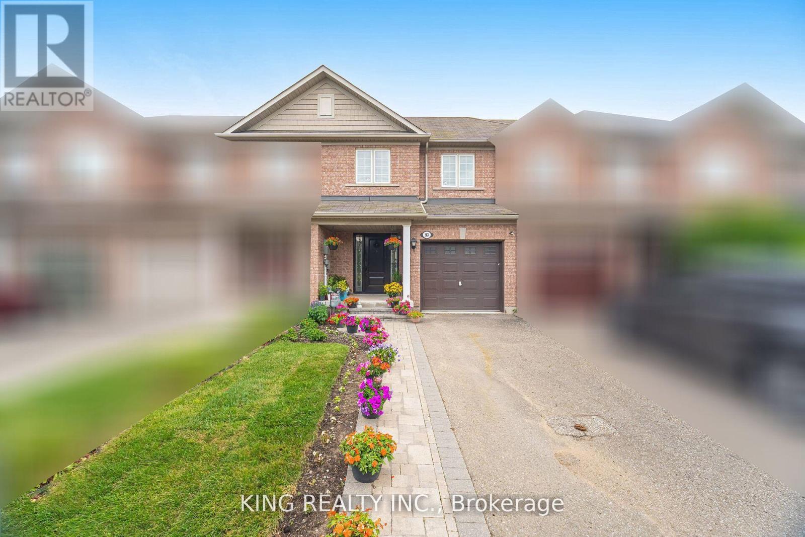 93 Crystal Glen Crescent, Brampton (Credit Valley), Ontario  L6X 0K7 - Photo 2 - W12447724