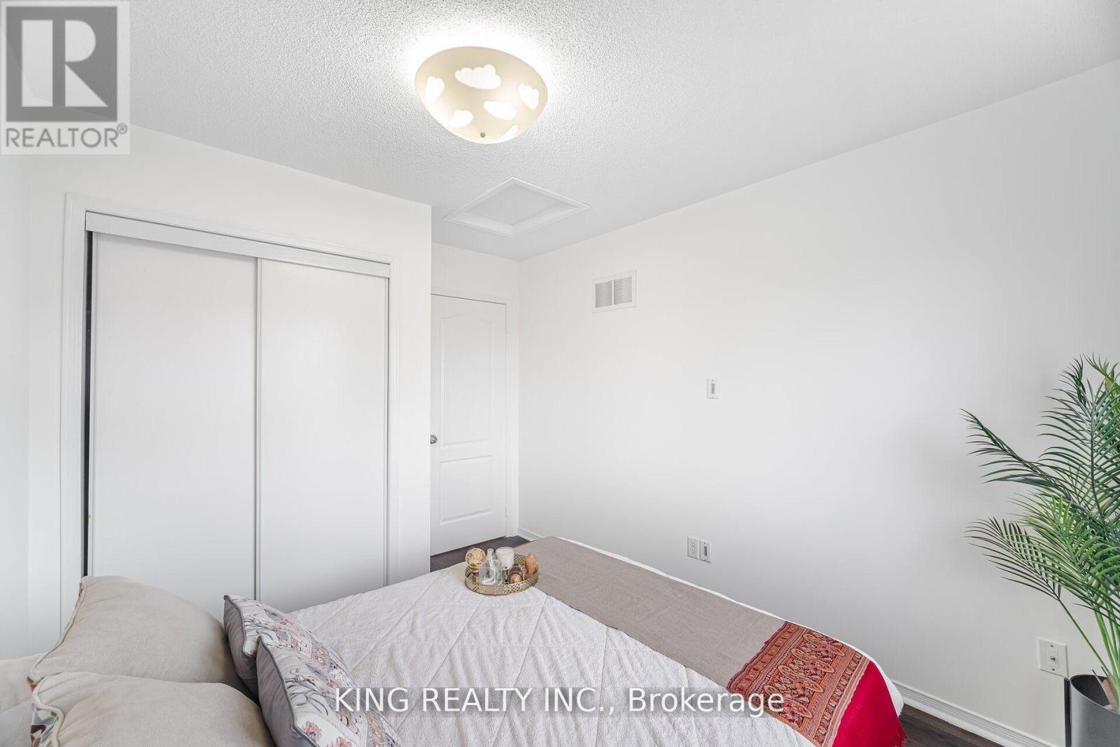93 Crystal Glen Crescent, Brampton (Credit Valley), Ontario  L6X 0K7 - Photo 29 - W12447724