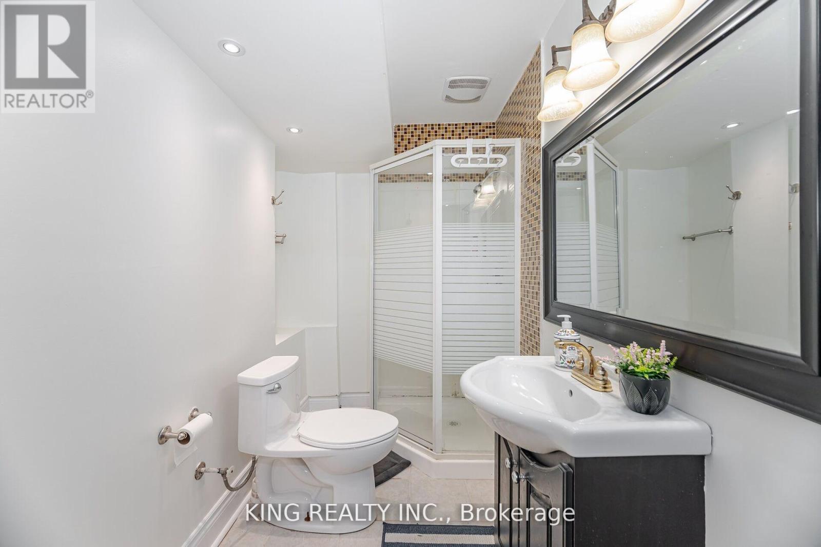 93 Crystal Glen Crescent, Brampton (Credit Valley), Ontario  L6X 0K7 - Photo 35 - W12447724