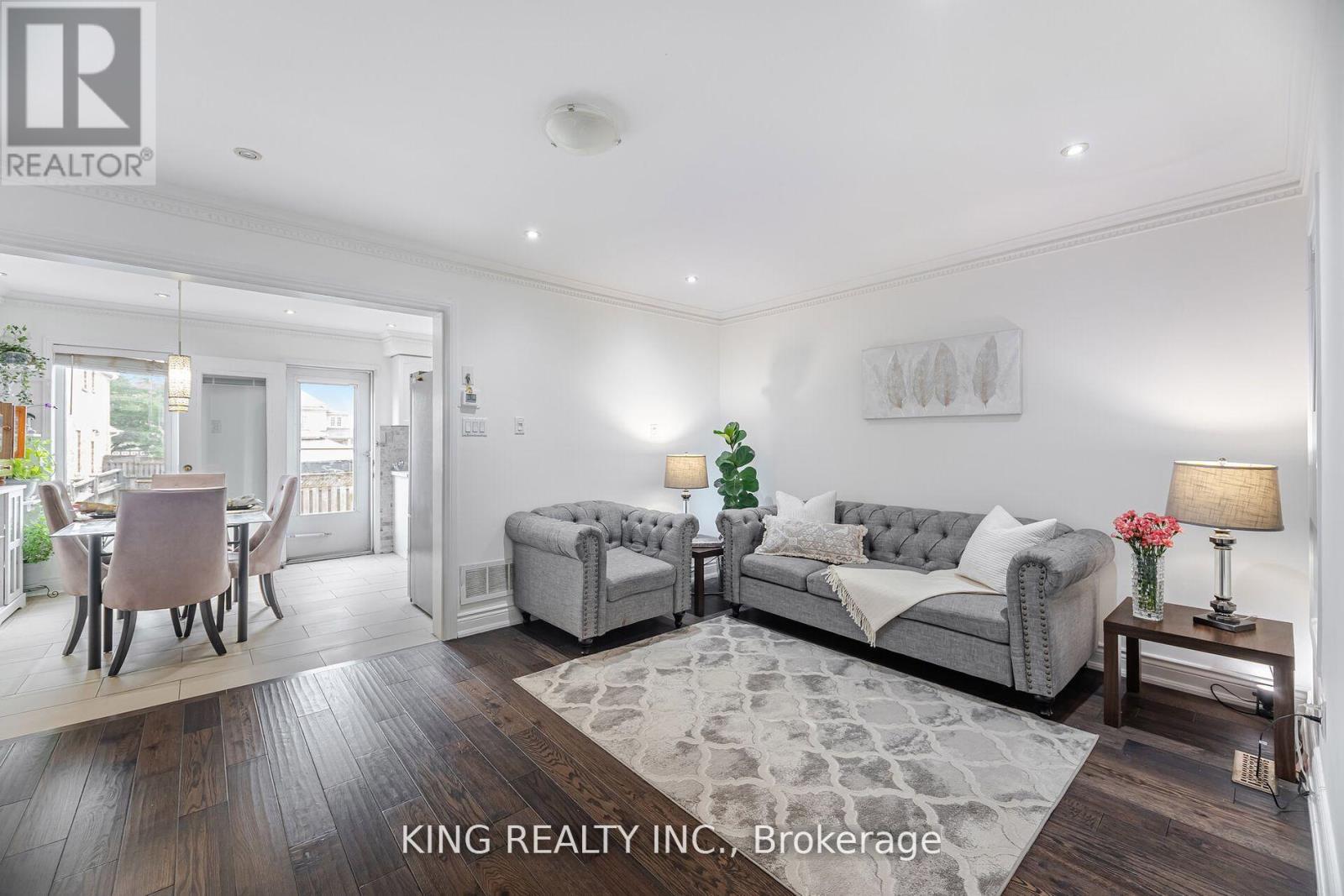 93 Crystal Glen Crescent, Brampton (Credit Valley), Ontario  L6X 0K7 - Photo 8 - W12447724