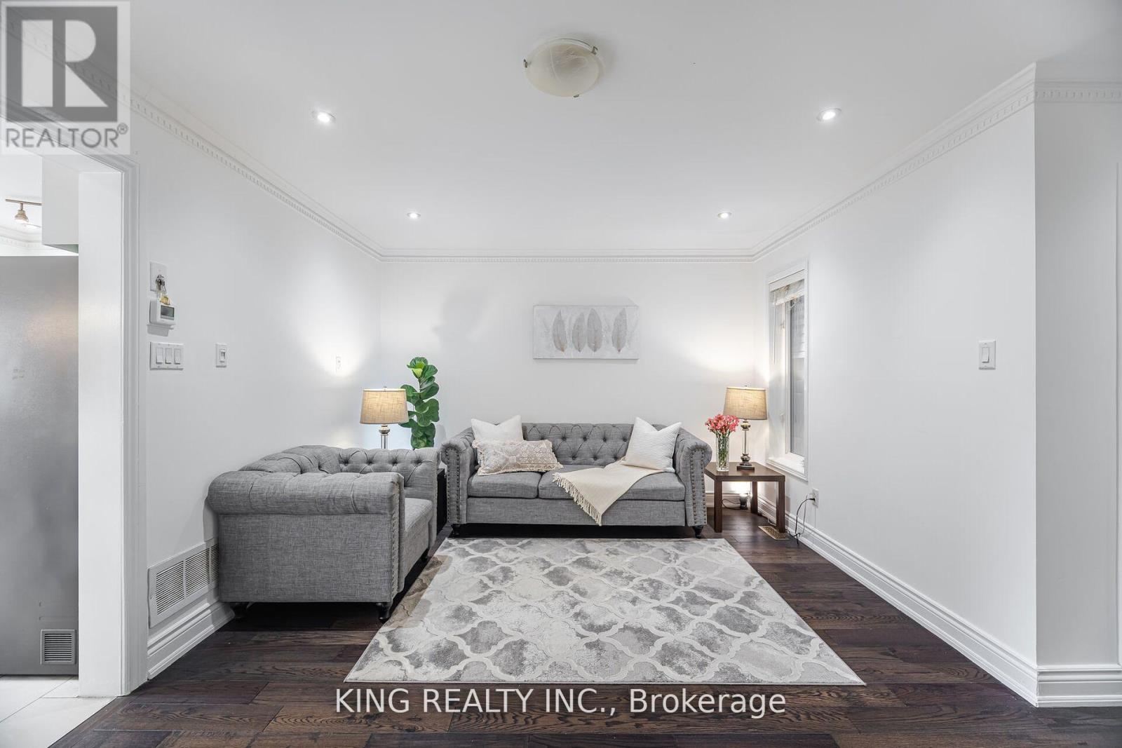 93 Crystal Glen Crescent, Brampton (Credit Valley), Ontario  L6X 0K7 - Photo 9 - W12447724