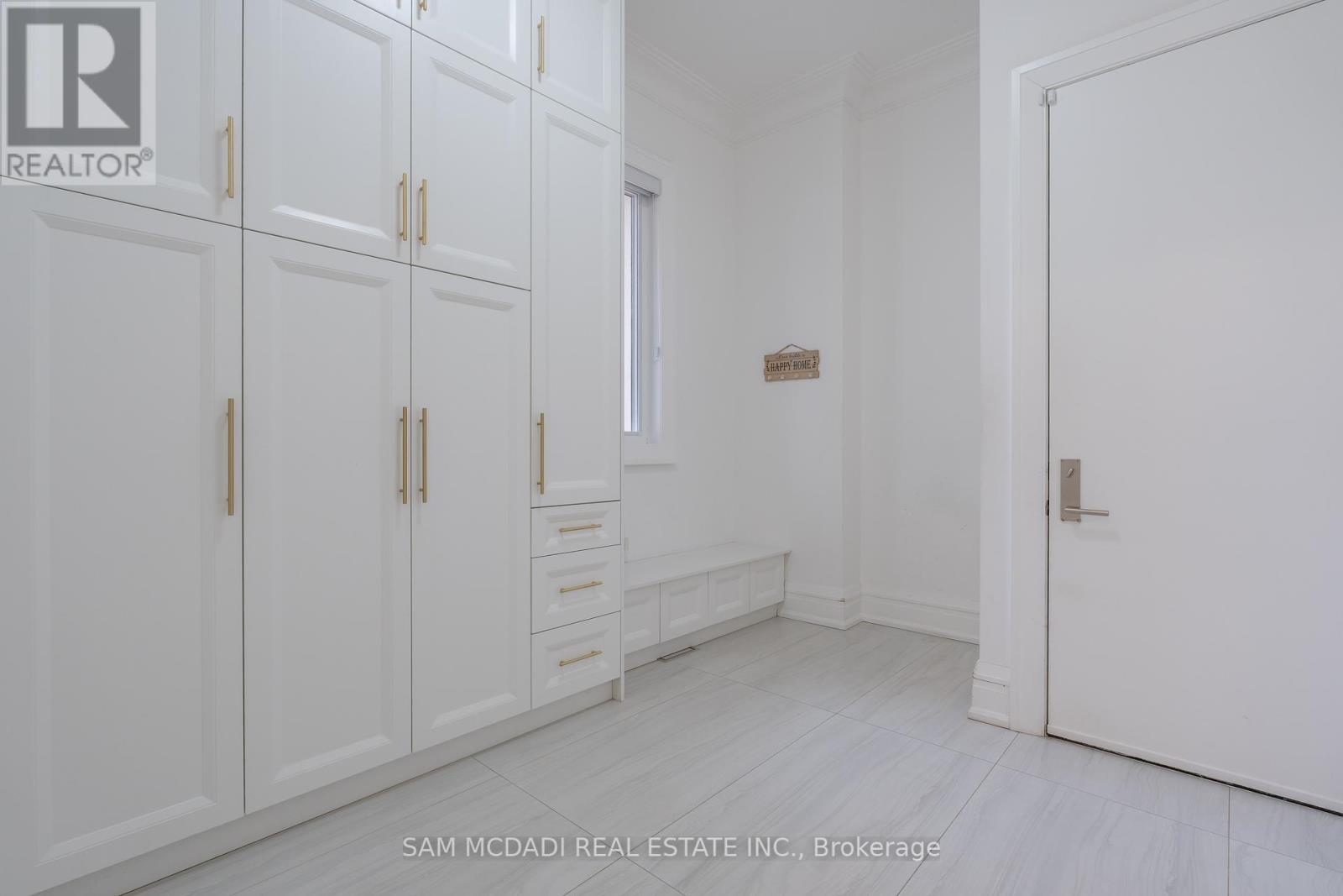 2554 Liruma Road, Mississauga (Sheridan), Ontario  L5K 1Y6 - Photo 18 - W12447733
