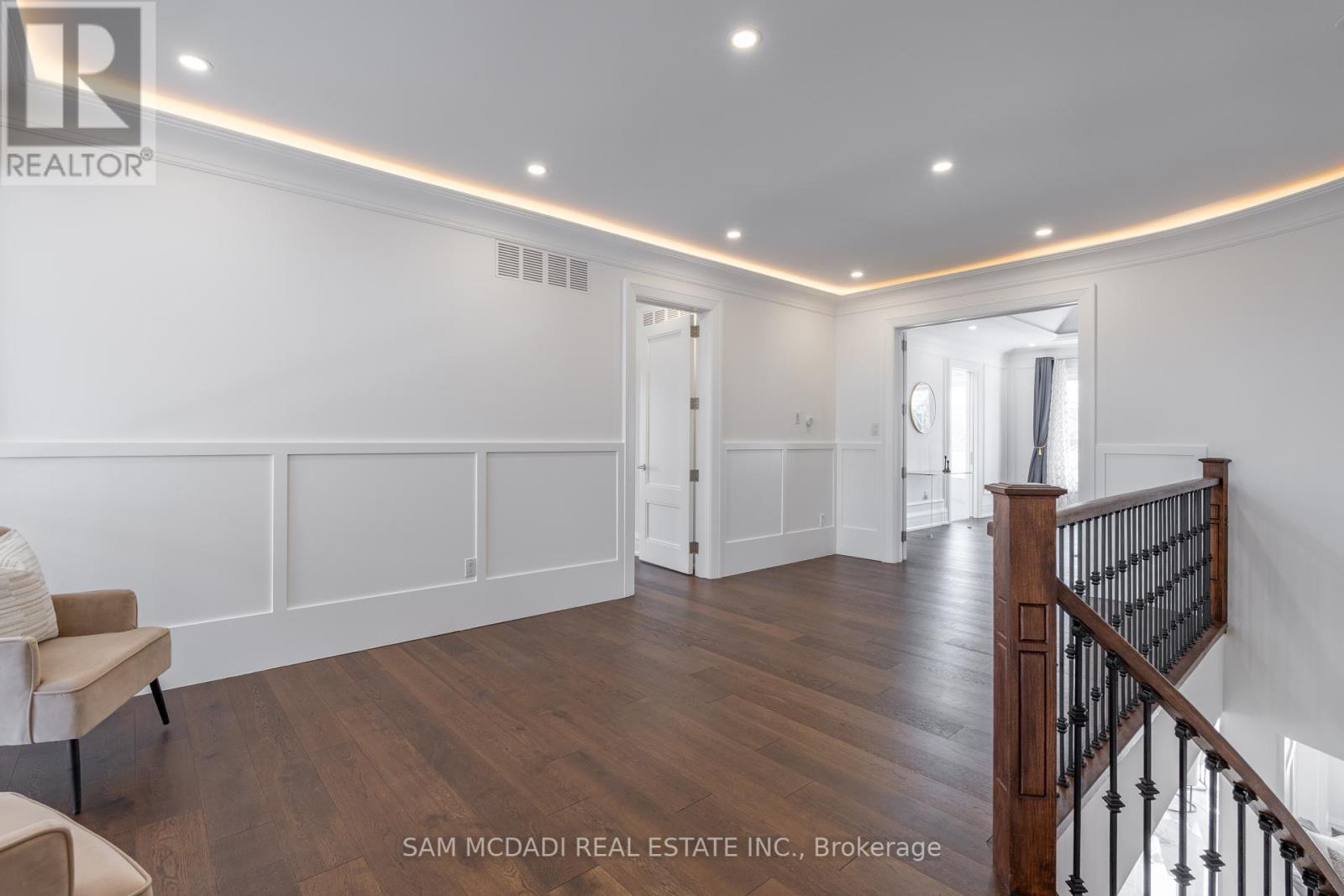 2554 Liruma Road, Mississauga (Sheridan), Ontario  L5K 1Y6 - Photo 20 - W12447733