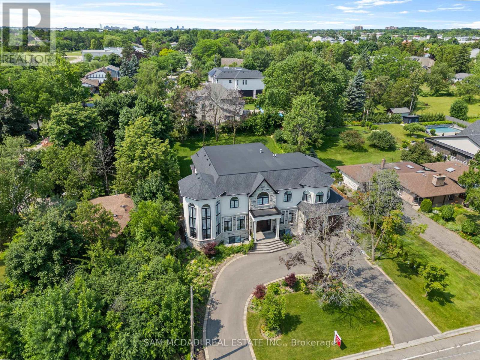2554 Liruma Road, Mississauga (Sheridan), Ontario  L5K 1Y6 - Photo 49 - W12447733