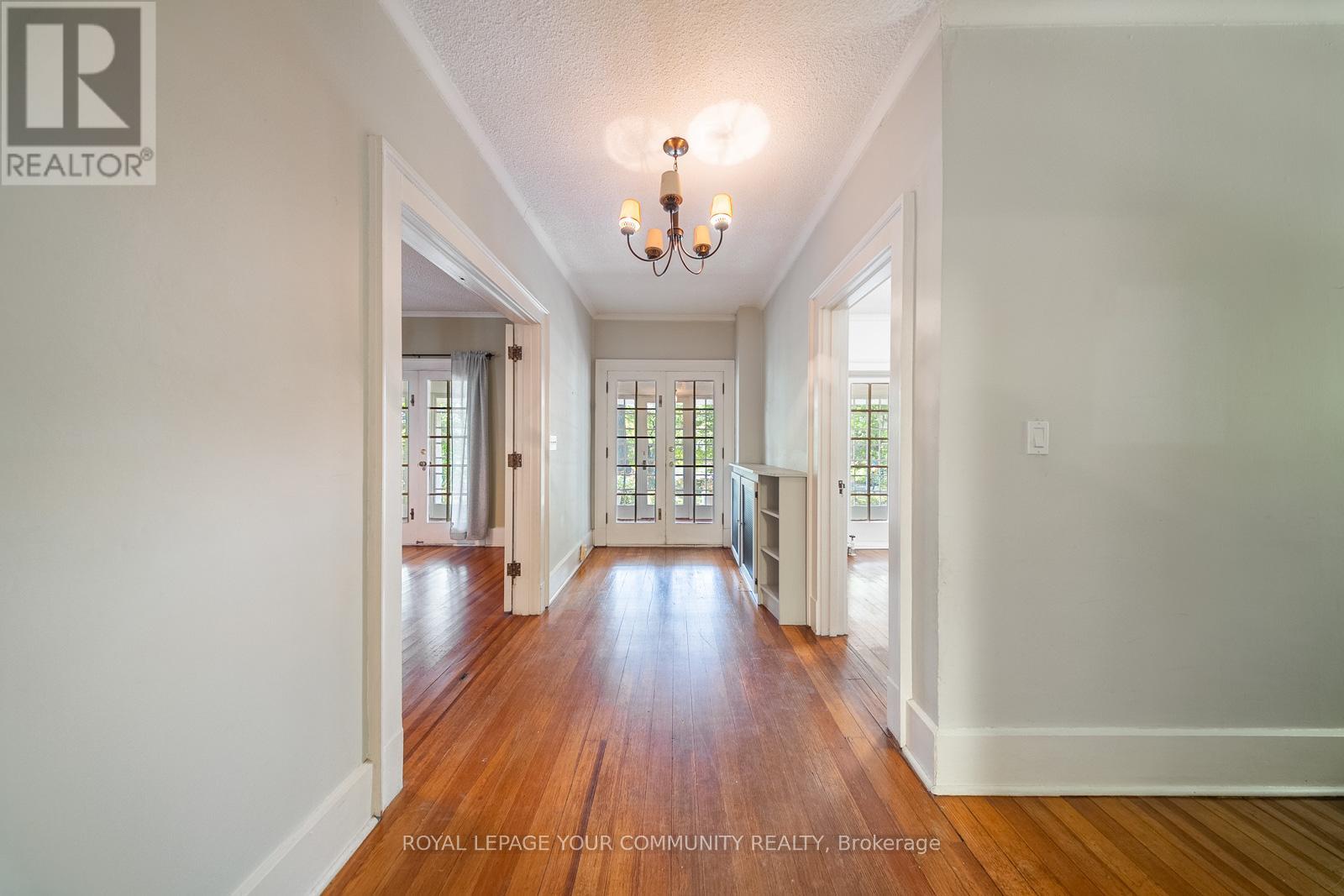 1173 Queen Victoria Avenue, Mississauga (Lorne Park), Ontario  L5H 3H2 - Photo 11 - W12447763
