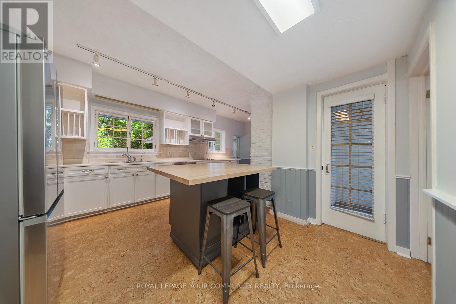 1173 Queen Victoria Avenue, Mississauga (Lorne Park), Ontario  L5H 3H2 - Photo 19 - W12447763
