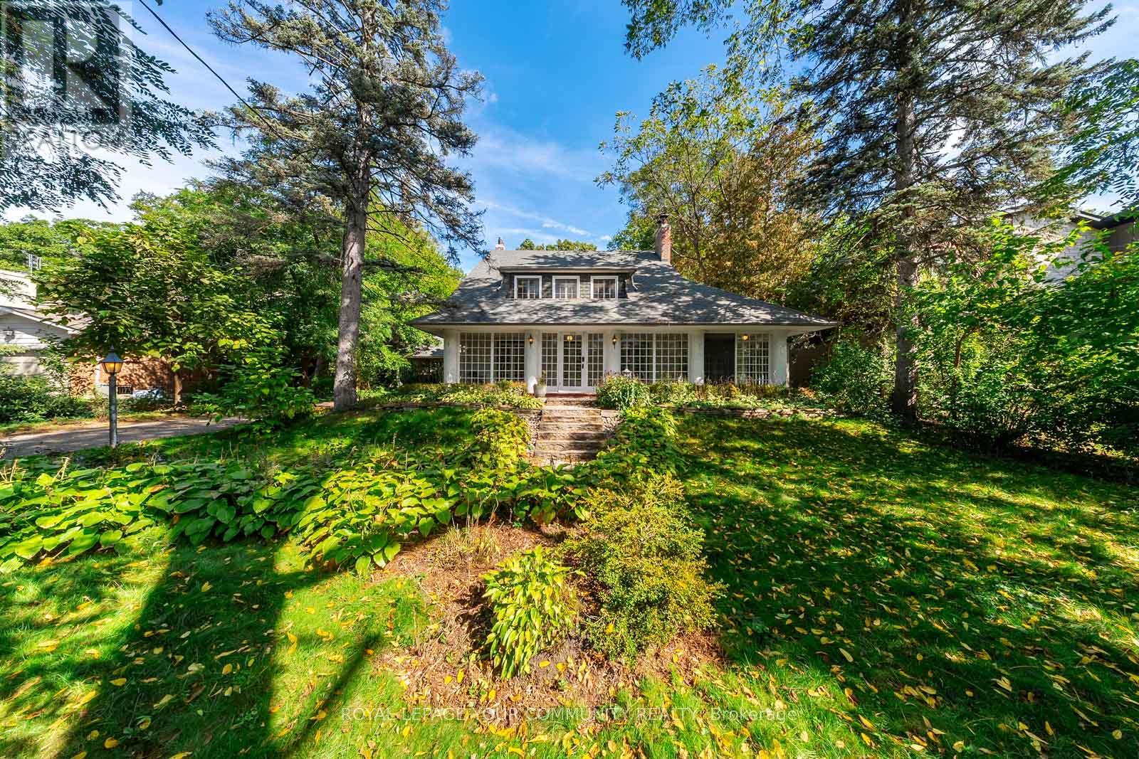 1173 Queen Victoria Avenue, Mississauga (Lorne Park), Ontario  L5H 3H2 - Photo 3 - W12447763