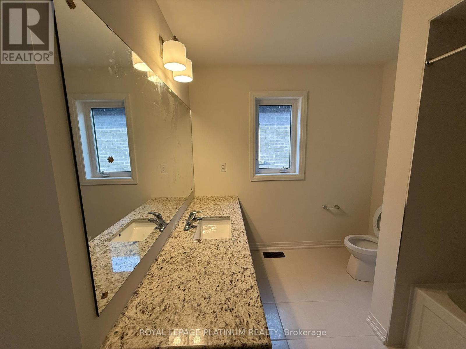 43 Mckernan Avenue, Brantford, Ontario  N3V 0C2 - Photo 29 - X12447726