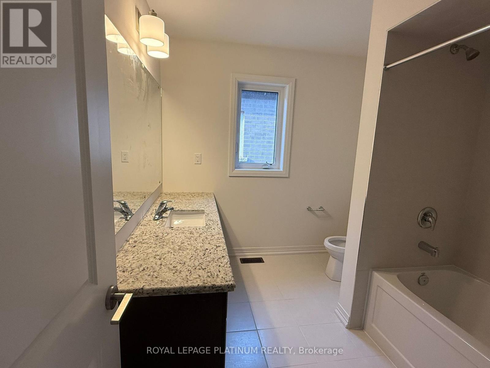 43 Mckernan Avenue, Brantford, Ontario  N3V 0C2 - Photo 7 - X12447726
