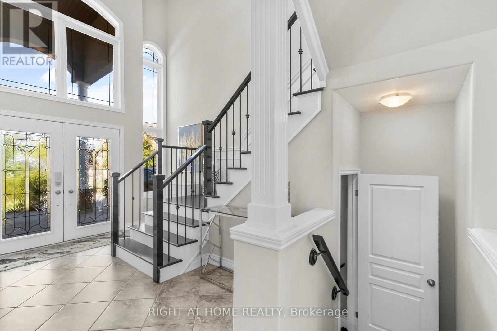 12 Donatello Court, Hamilton (Carpenter), Ontario  L9B 0C2 - Photo 10 - X12447728