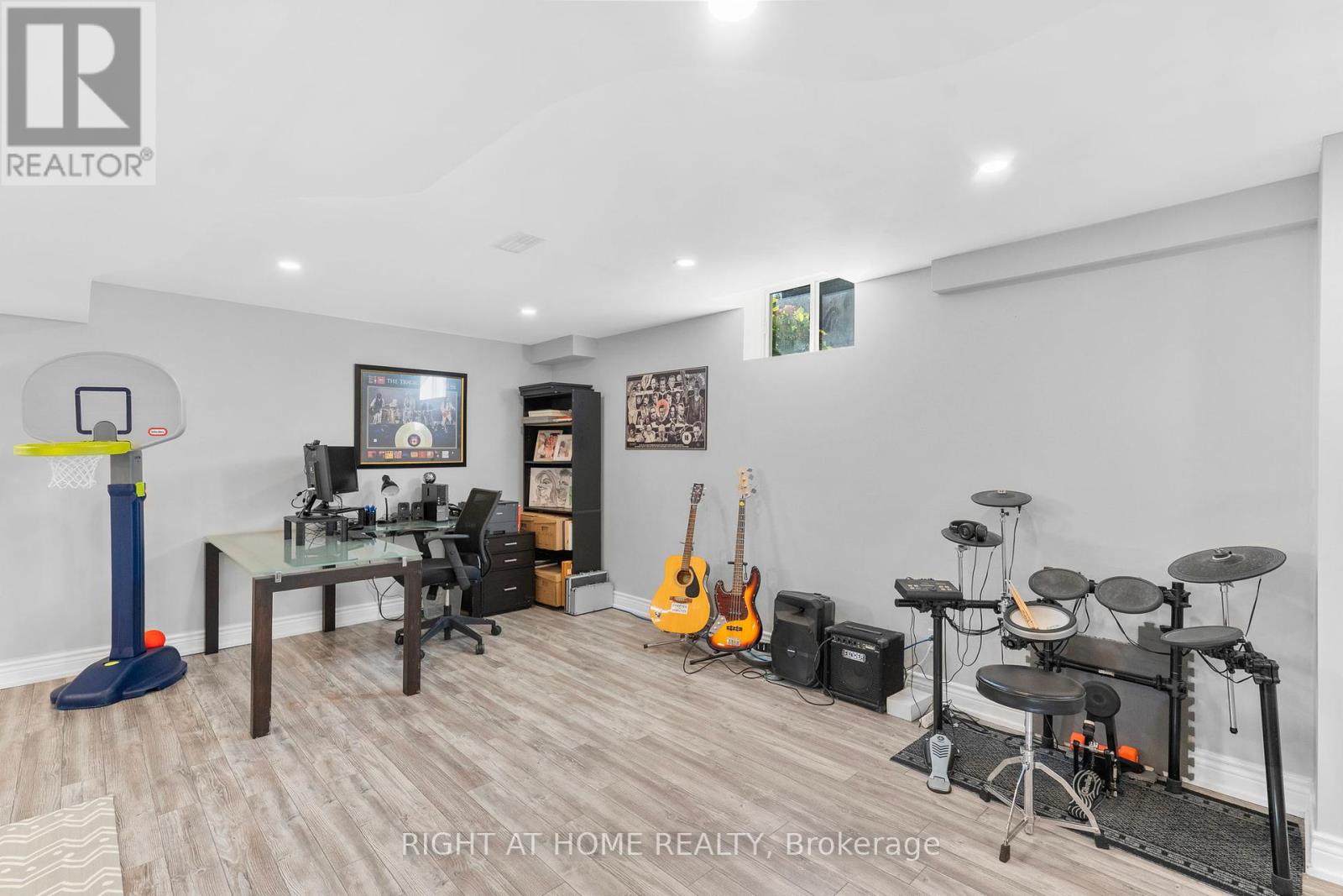 12 Donatello Court, Hamilton (Carpenter), Ontario  L9B 0C2 - Photo 42 - X12447728