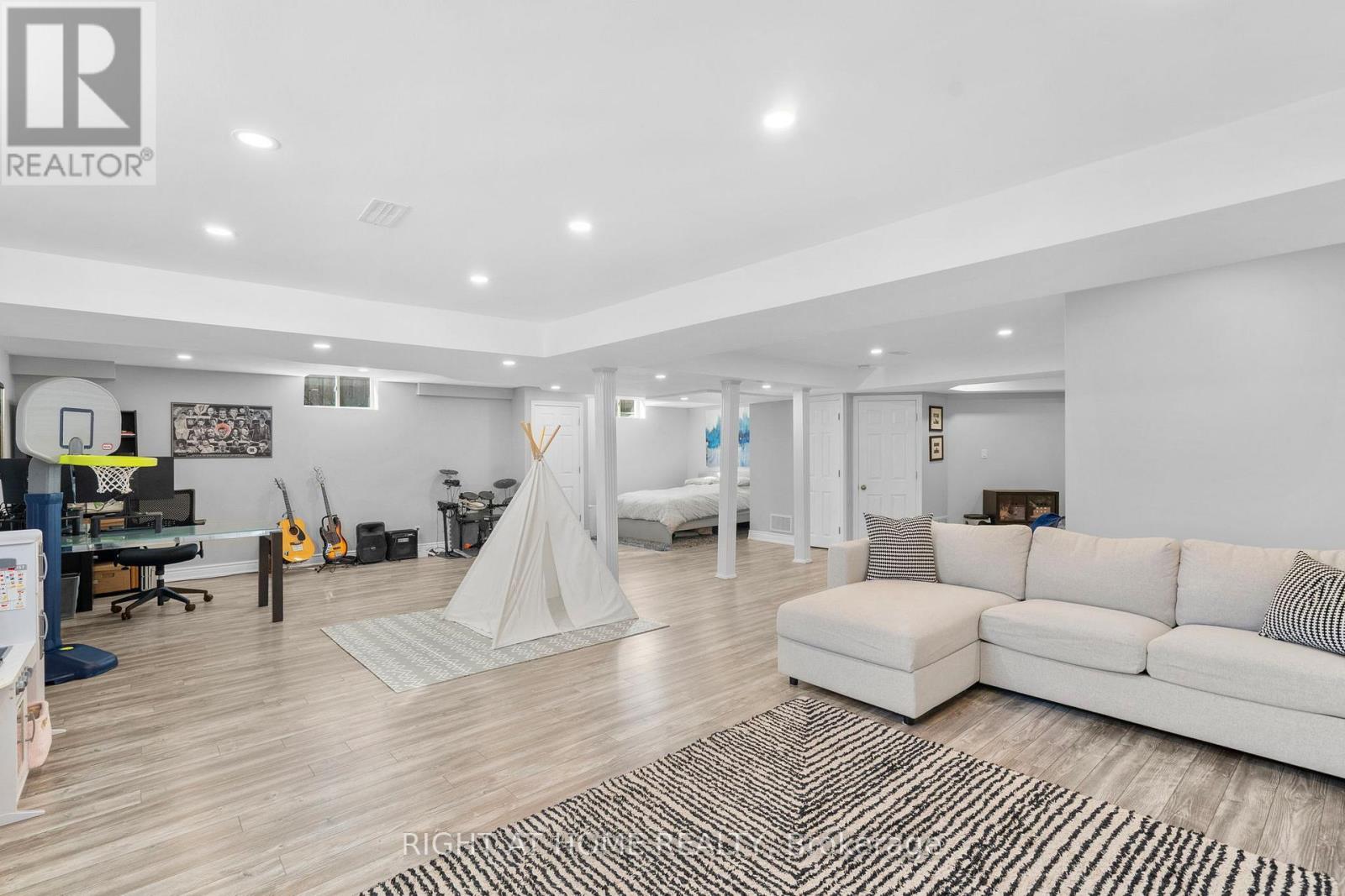 12 Donatello Court, Hamilton (Carpenter), Ontario  L9B 0C2 - Photo 44 - X12447728