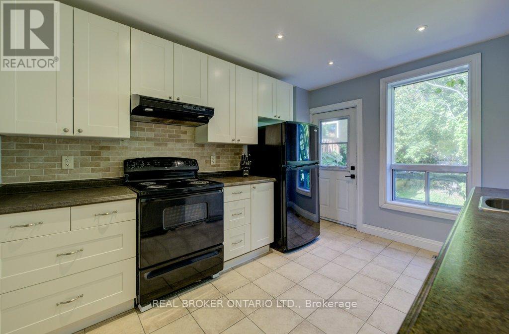 297 Bay Street N, Hamilton, Ontario  L8L 1M2 - Photo 11 - X12447785