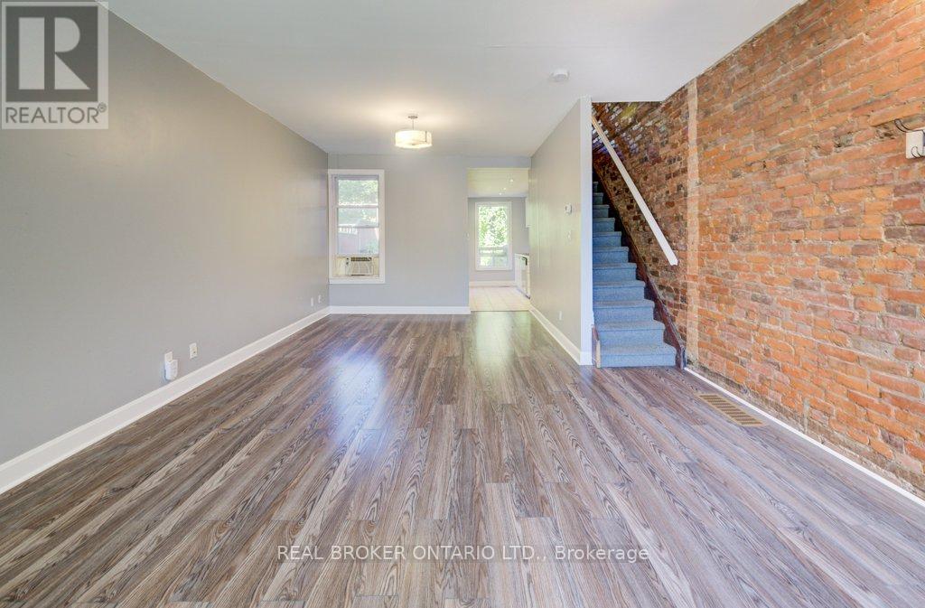 297 Bay Street N, Hamilton, Ontario  L8L 1M2 - Photo 13 - X12447785