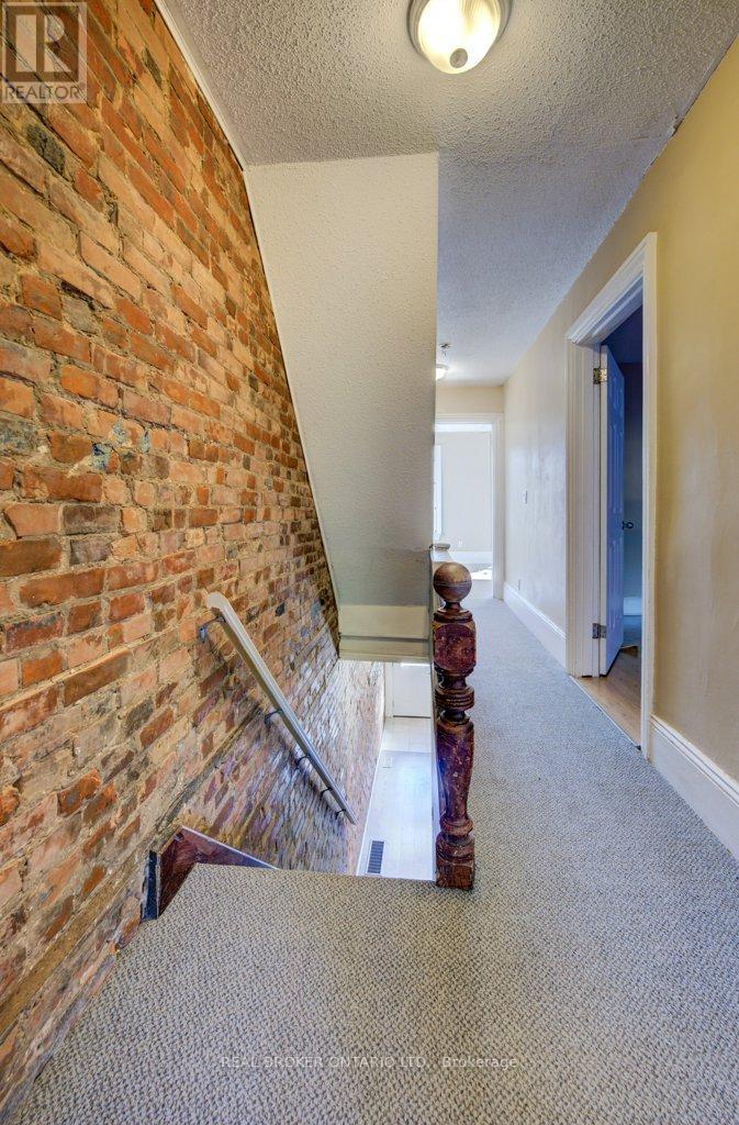 297 Bay Street N, Hamilton, Ontario  L8L 1M2 - Photo 16 - X12447785