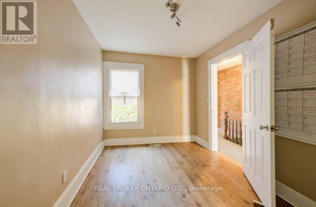 297 Bay Street N, Hamilton, Ontario  L8L 1M2 - Photo 20 - X12447785