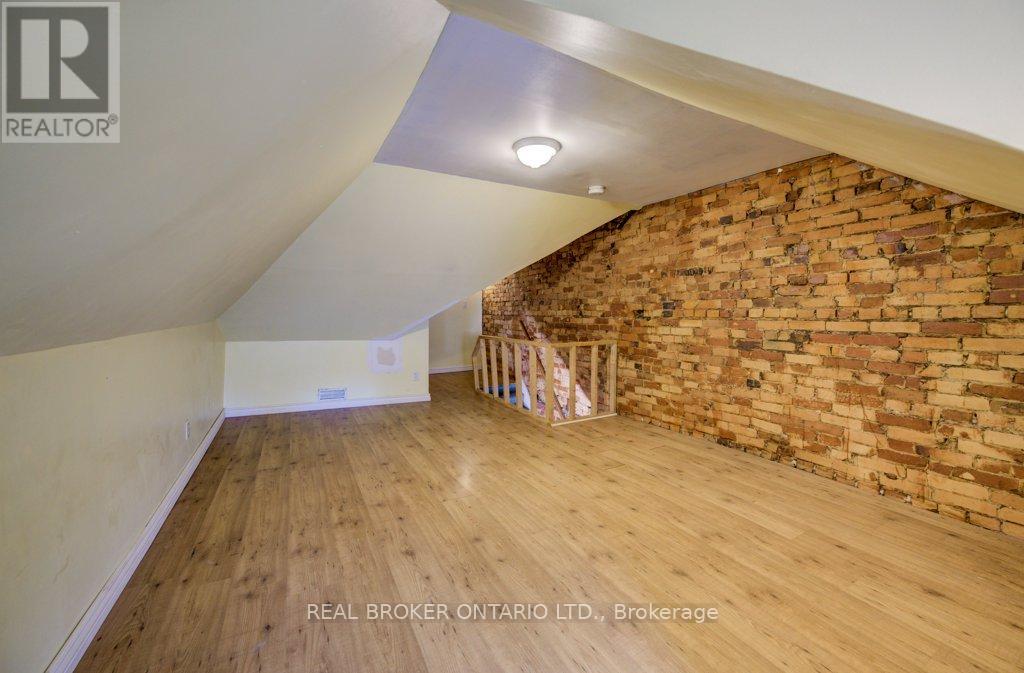 297 Bay Street N, Hamilton, Ontario  L8L 1M2 - Photo 25 - X12447785