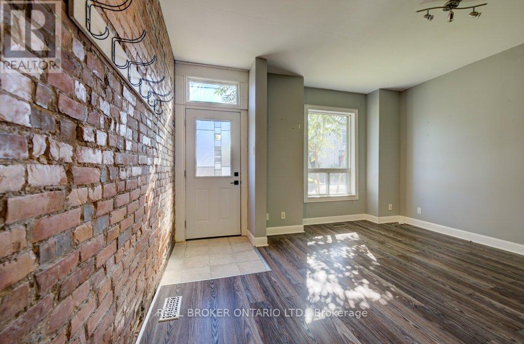 297 Bay Street N, Hamilton, Ontario  L8L 1M2 - Photo 27 - X12447785