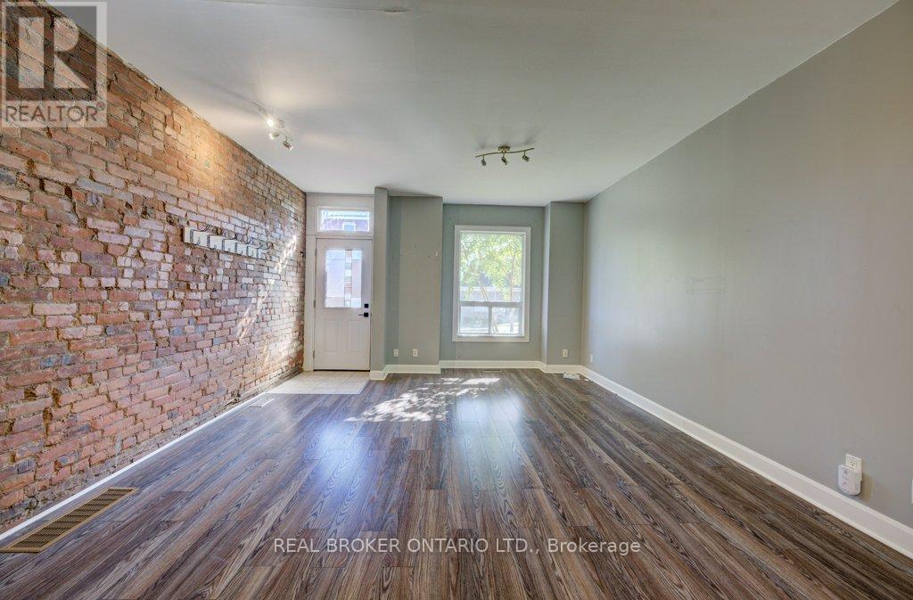 297 Bay Street N, Hamilton, Ontario  L8L 1M2 - Photo 4 - X12447785