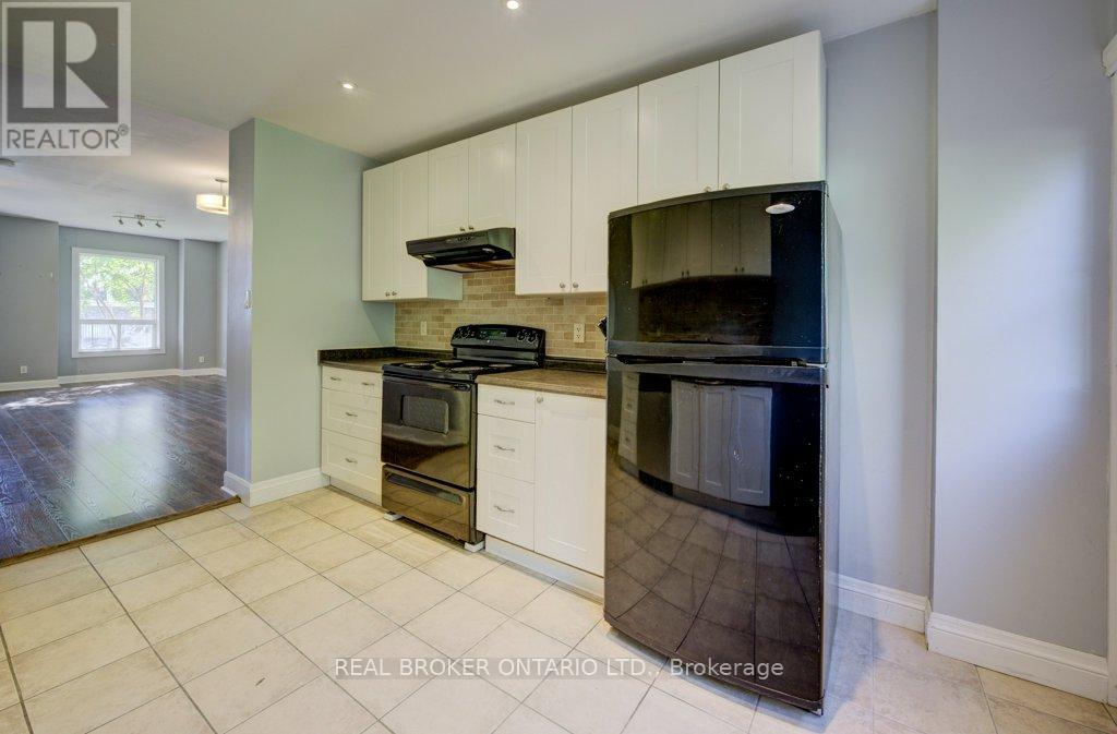 297 Bay Street N, Hamilton, Ontario  L8L 1M2 - Photo 9 - X12447785