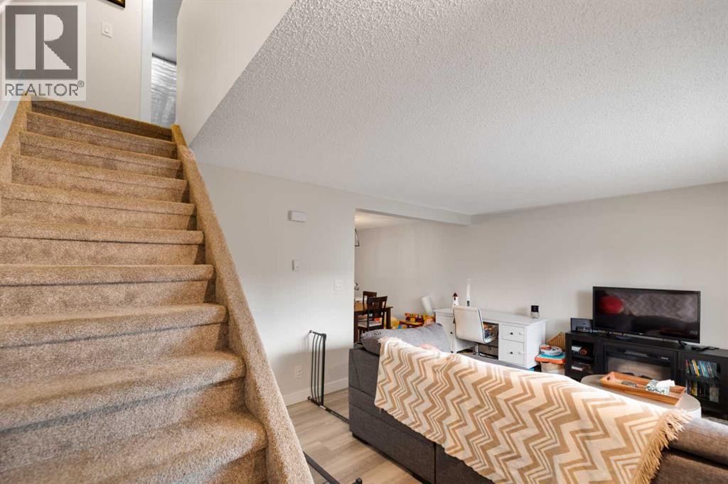 79, 3809 45 Street Sw, Calgary, Alberta  T3E 3H4 - Photo 3 - A2258750