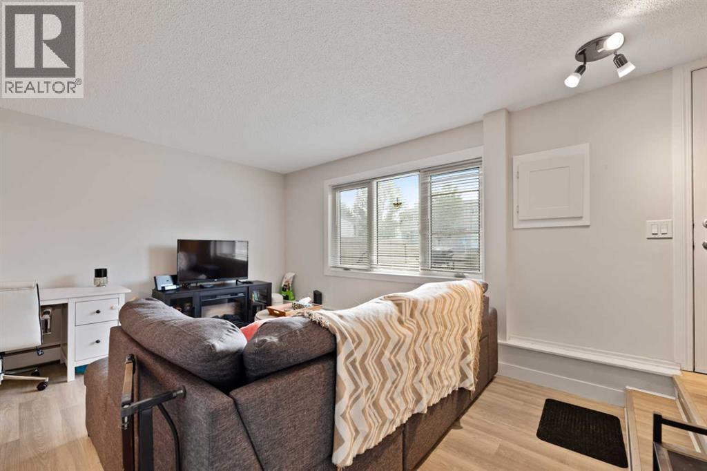 79, 3809 45 Street Sw, Calgary, Alberta  T3E 3H4 - Photo 4 - A2258750