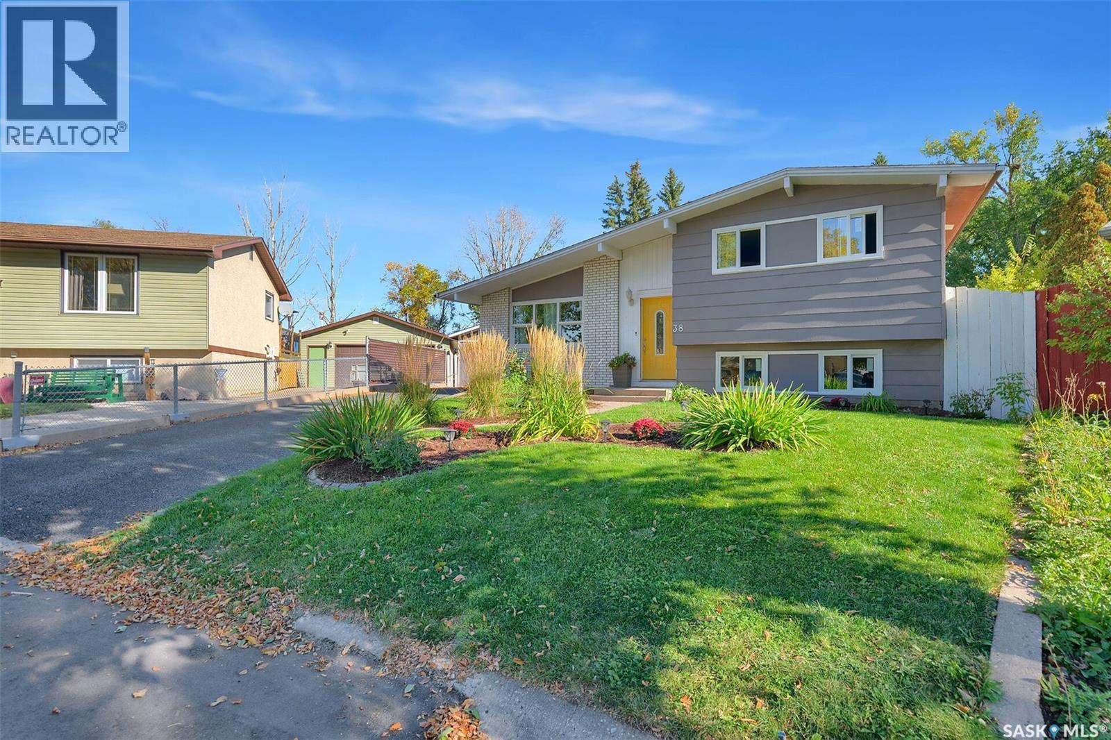 38 Anticknap Bay, Regina, Saskatchewan  S4N 4G6 - Photo 3 - SK020224