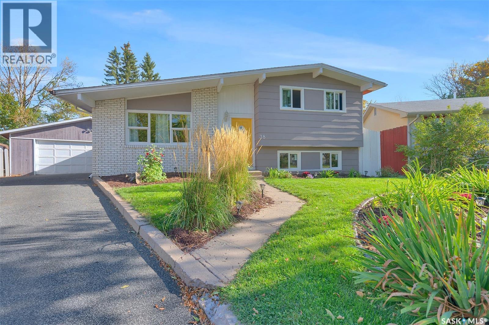 38 Anticknap Bay, Regina, Saskatchewan  S4N 4G6 - Photo 4 - SK020224