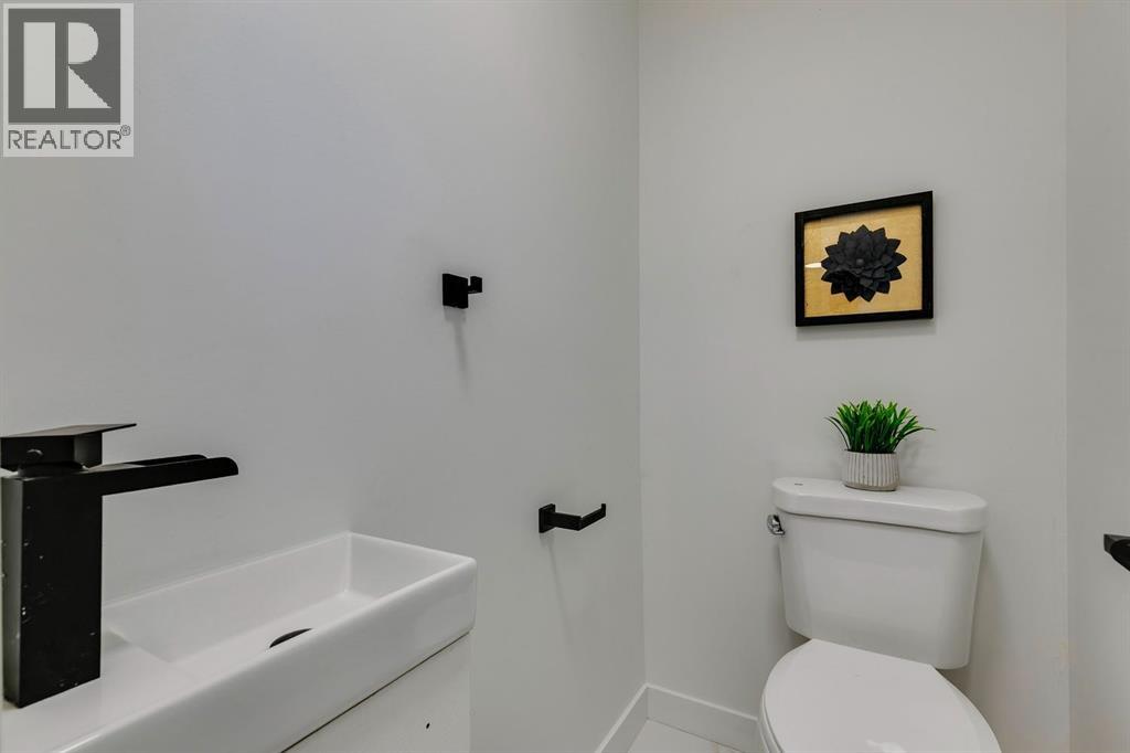1304 Lake Sylvan Drive Se, Calgary, Alberta  T2J 4C8 - Photo 17 - A2261425