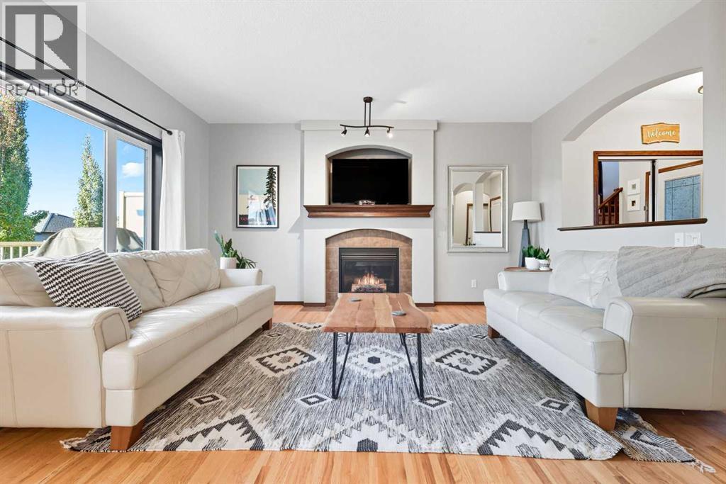 155 Sunset Close, Cochrane, Alberta  T4C 0B2 - Photo 10 - A2262051