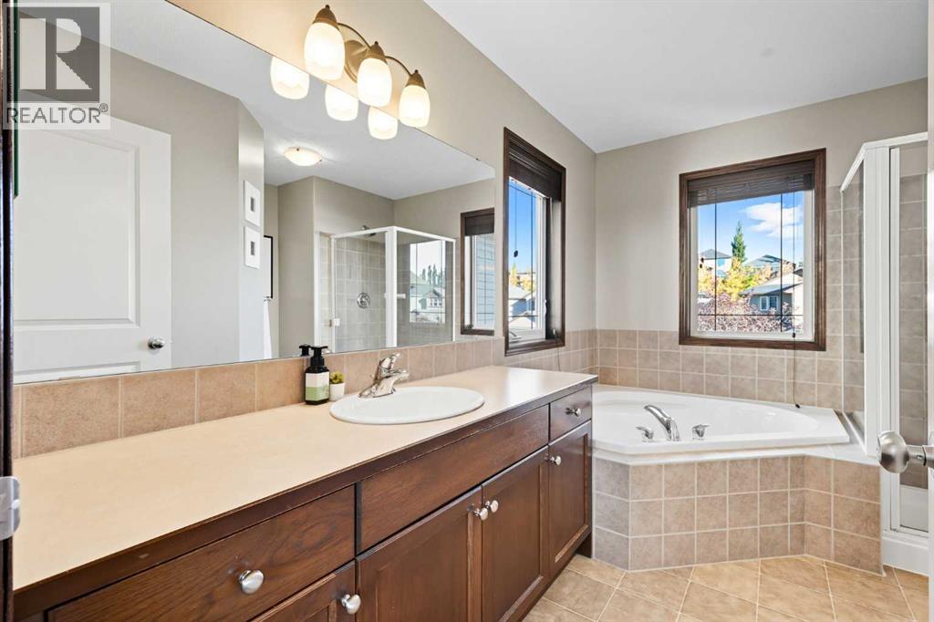 155 Sunset Close, Cochrane, Alberta  T4C 0B2 - Photo 31 - A2262051