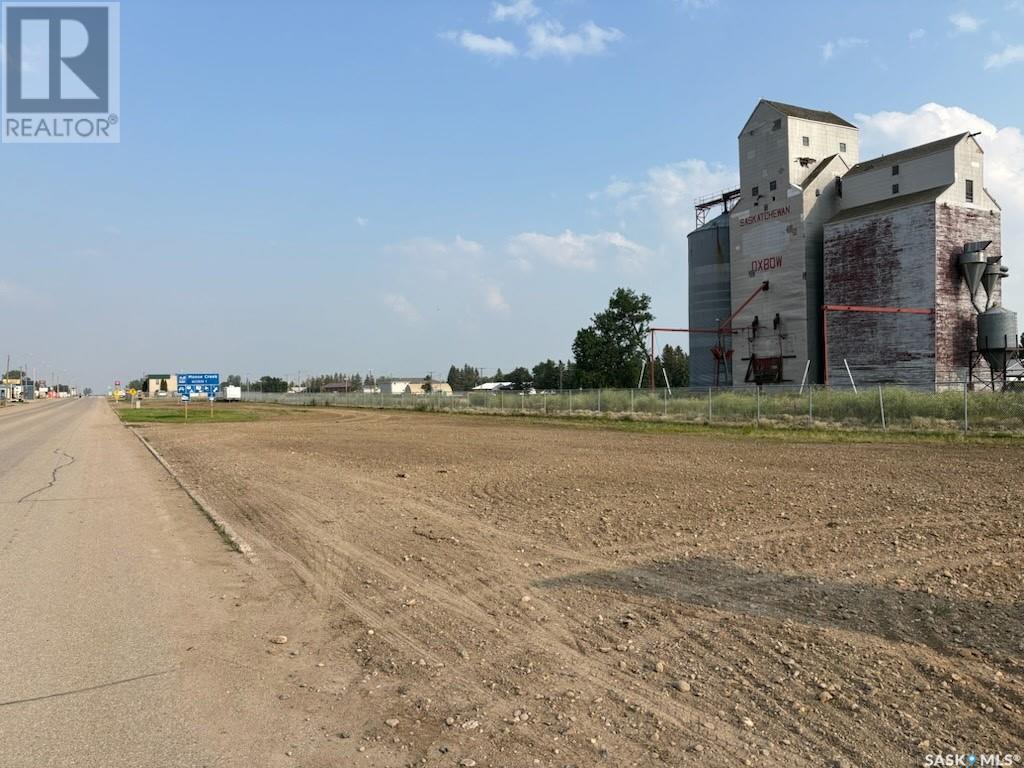 87a Railway Avenue, Oxbow, Saskatchewan  S0C 2B0 - Photo 1 - SK014278