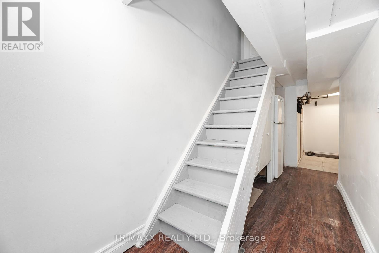 327 Atlas Avenue, Toronto (Oakwood Village), Ontario  M6C 3P8 - Photo 34 - C12447801