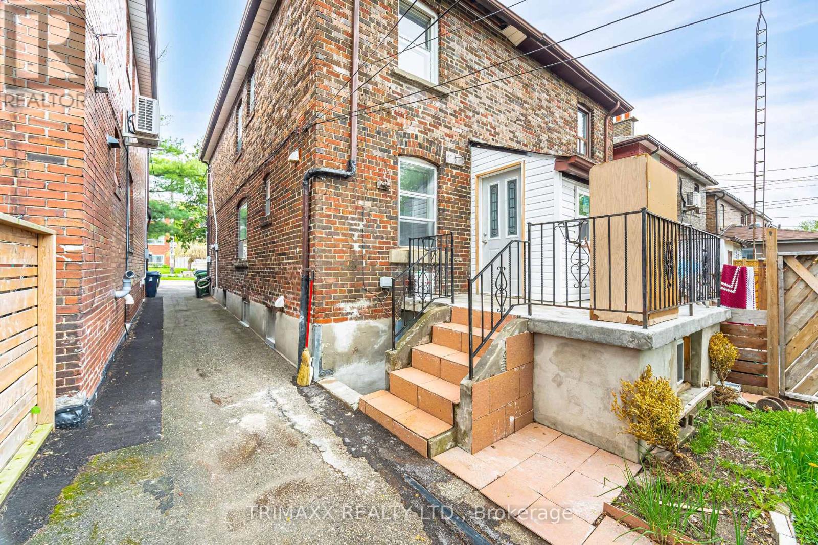 327 Atlas Avenue, Toronto (Oakwood Village), Ontario  M6C 3P8 - Photo 43 - C12447801