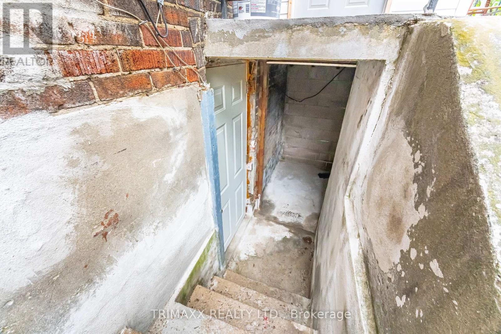 327 Atlas Avenue, Toronto (Oakwood Village), Ontario  M6C 3P8 - Photo 44 - C12447801