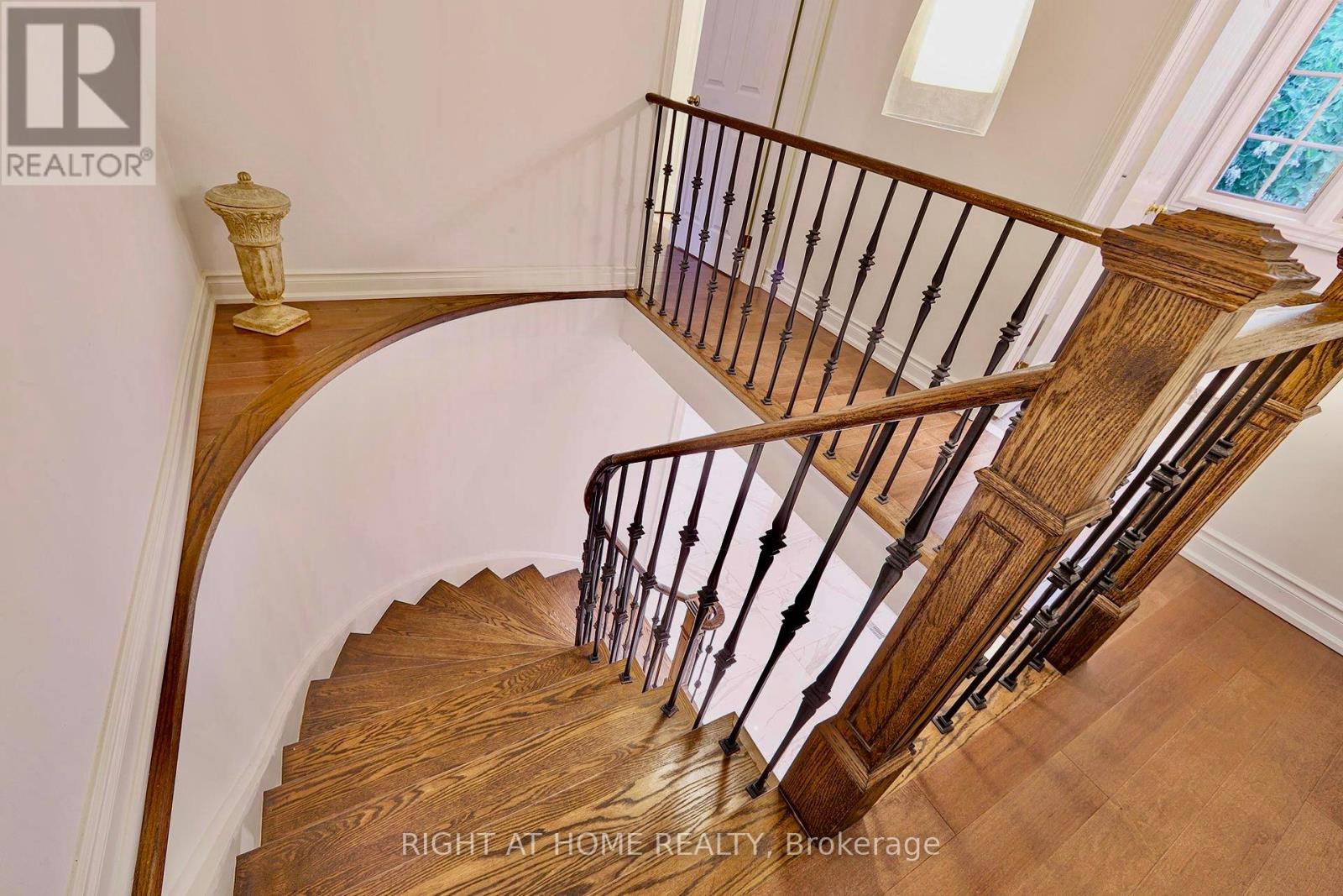 89 Yonge Boulevard, Toronto, Ontario  M5M 3G8 - Photo 16 - C12447803