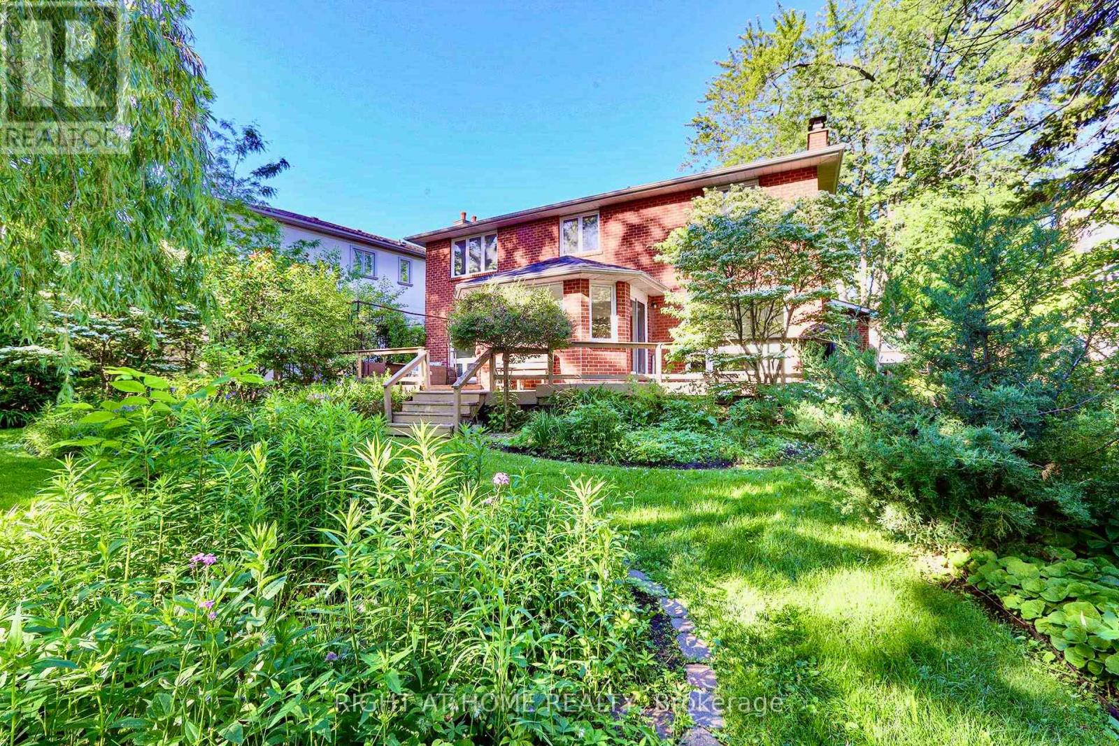 89 Yonge Boulevard, Toronto, Ontario  M5M 3G8 - Photo 26 - C12447803