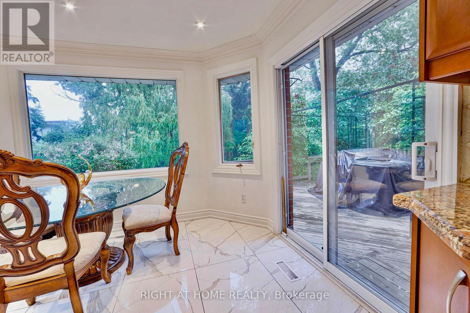89 Yonge Boulevard, Toronto, Ontario  M5M 3G8 - Photo 8 - C12447803