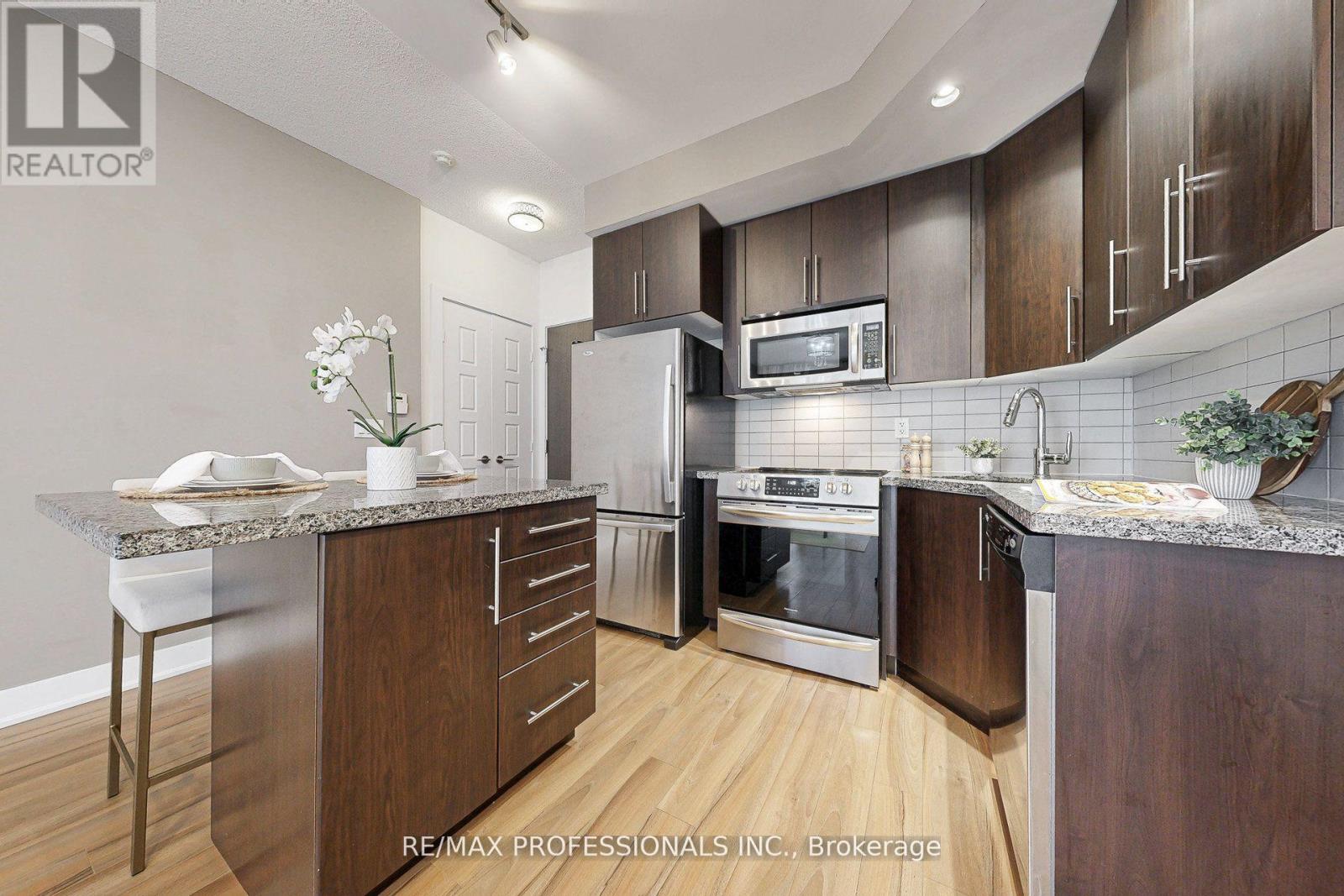 1601 - 28 Linden Street, Toronto (North St. James Town), Ontario  M4Y 0A4 - Photo 4 - C12447805