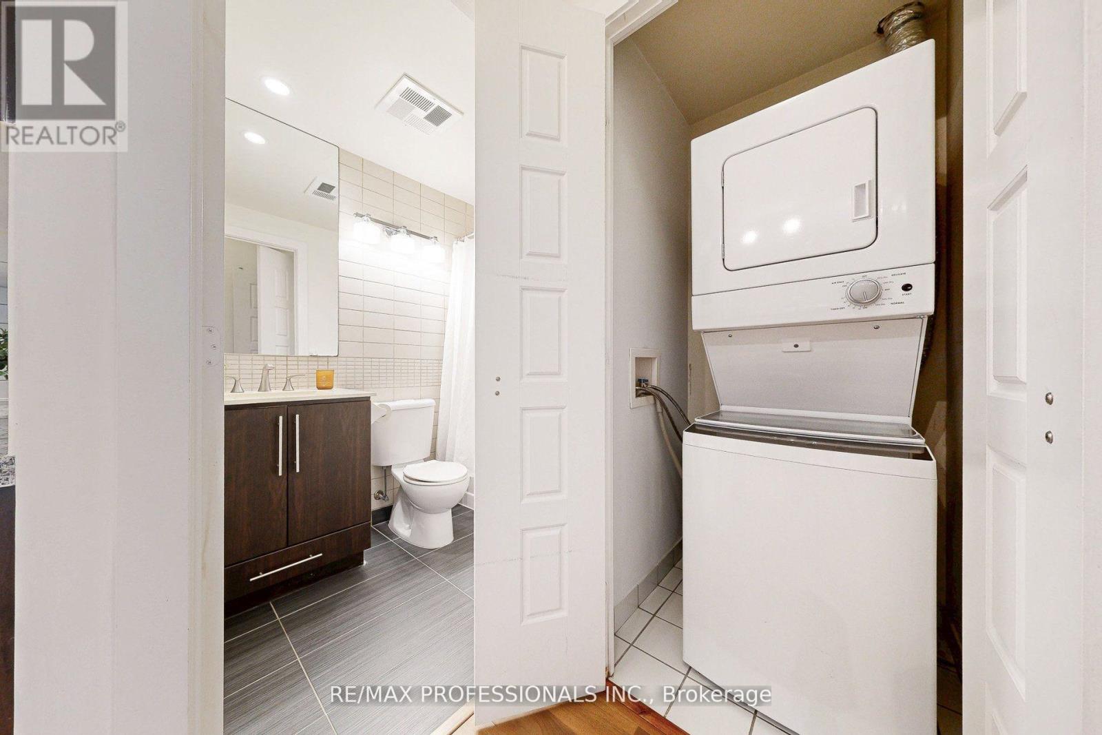 1601 - 28 Linden Street, Toronto (North St. James Town), Ontario  M4Y 0A4 - Photo 9 - C12447805