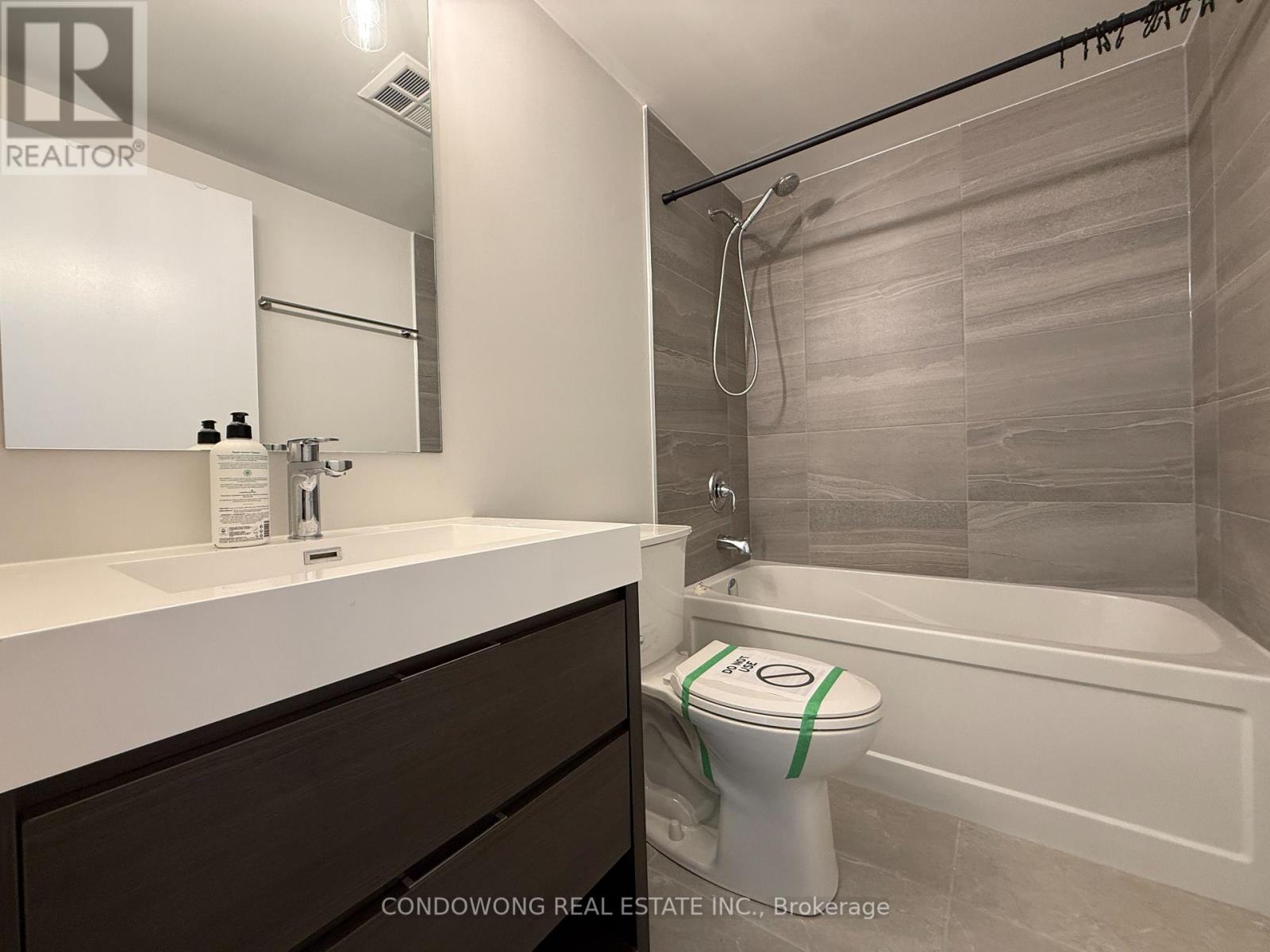 3705 - 5 Mariner Terrace, Toronto, Ontario  M5V 3V6 - Photo 13 - C12447835