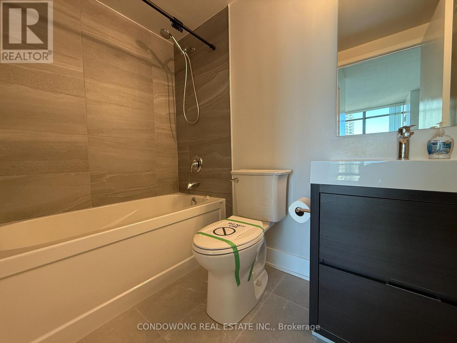 3705 - 5 Mariner Terrace, Toronto, Ontario  M5V 3V6 - Photo 14 - C12447835