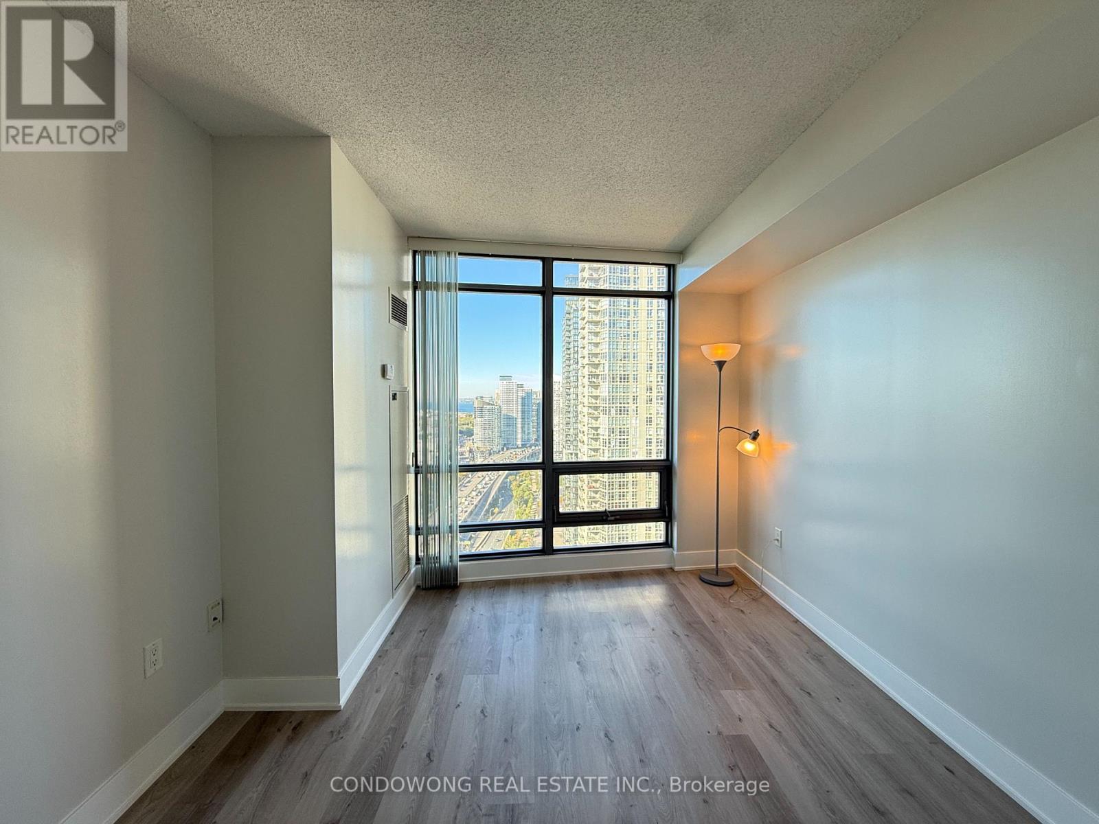 3705 - 5 Mariner Terrace, Toronto, Ontario  M5V 3V6 - Photo 8 - C12447835