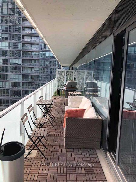 1107 - 11 Charlotte Street, Toronto, Ontario  M5V 2H5 - Photo 10 - C12447854