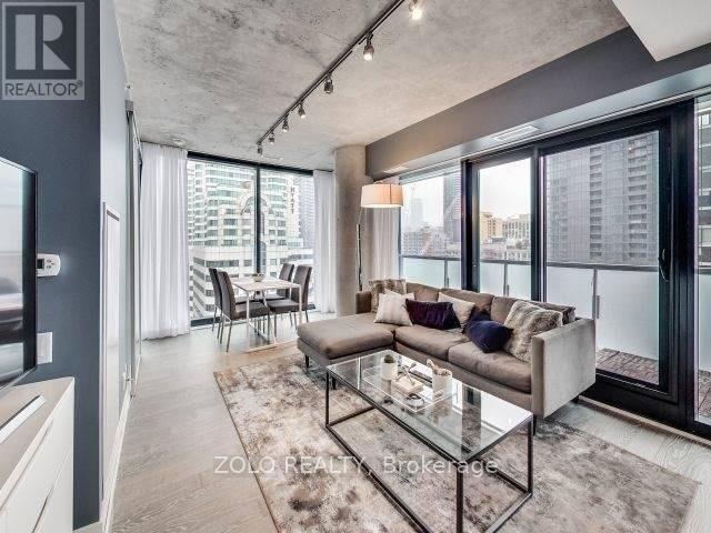1107 - 11 Charlotte Street, Toronto, Ontario  M5V 2H5 - Photo 4 - C12447854